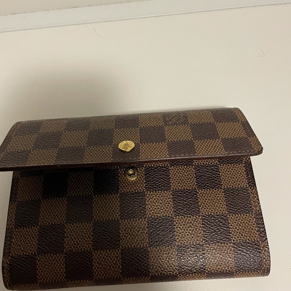 Louis Vuitton Damier Ebene Wallet - Picture 8 of 8